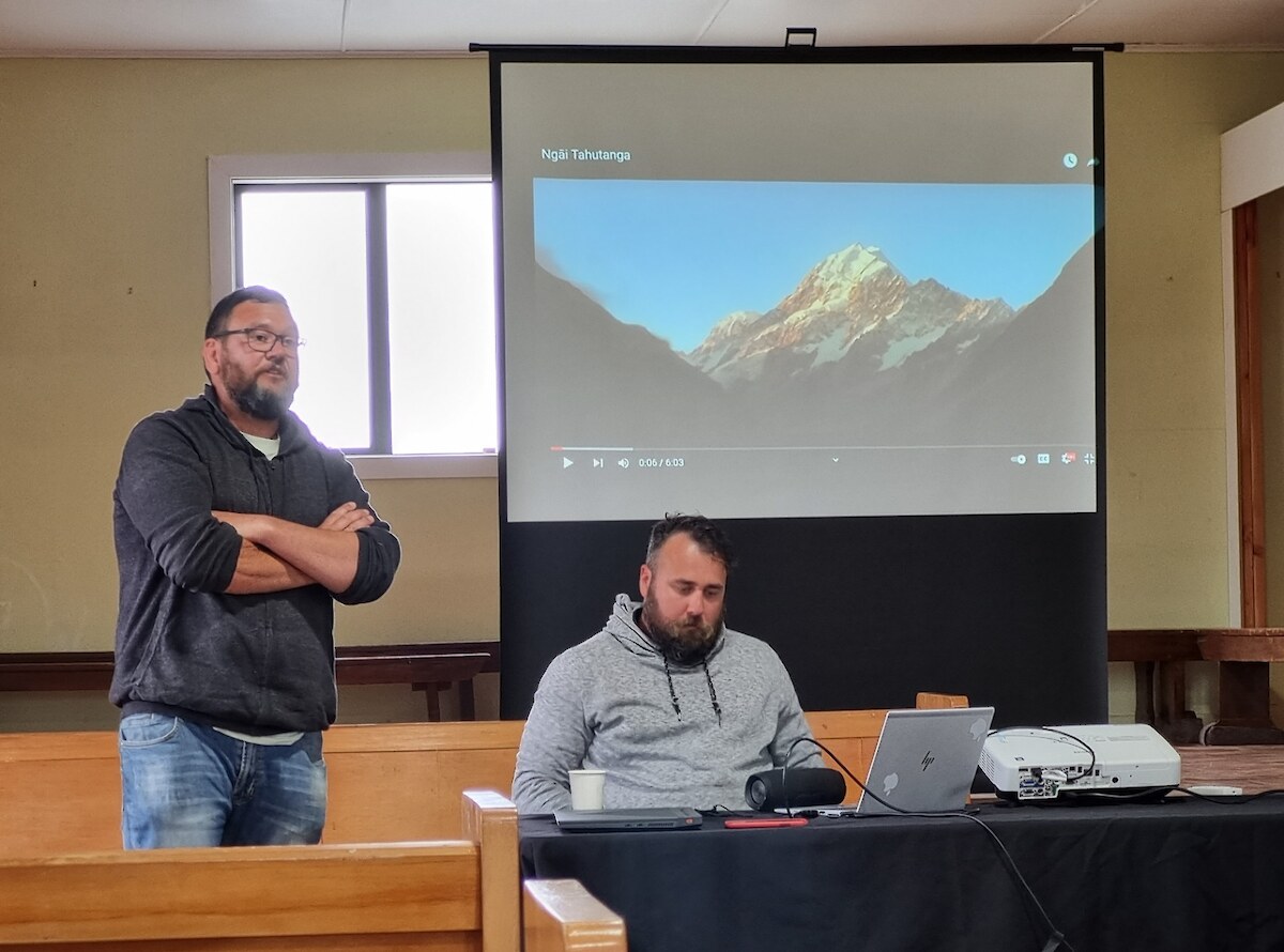 Riki Parata (left) Jana Davis (right) presenting.