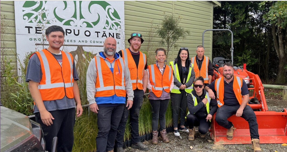 Te Tapu o Tāne crew with Jana Davis (CE) seated far right.